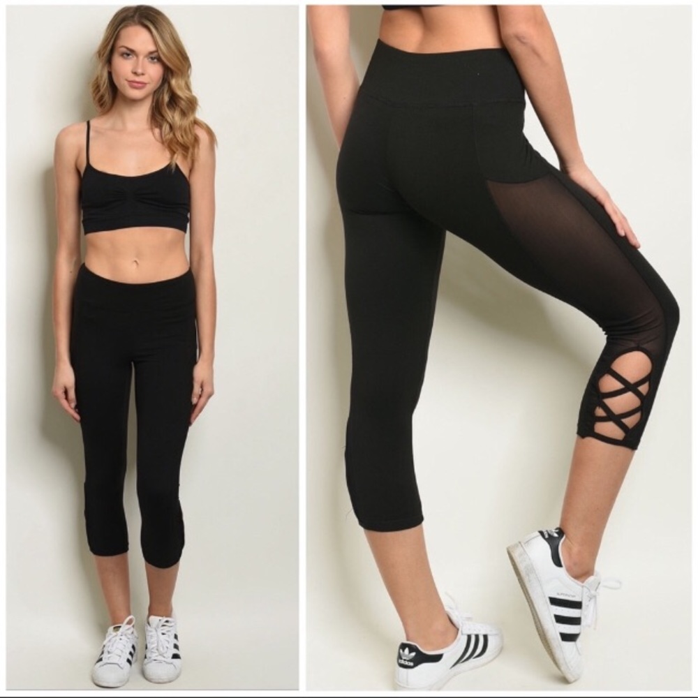 Flash sale! Comfortable Black Mesh Capri Leggings - Picture 2 of 2